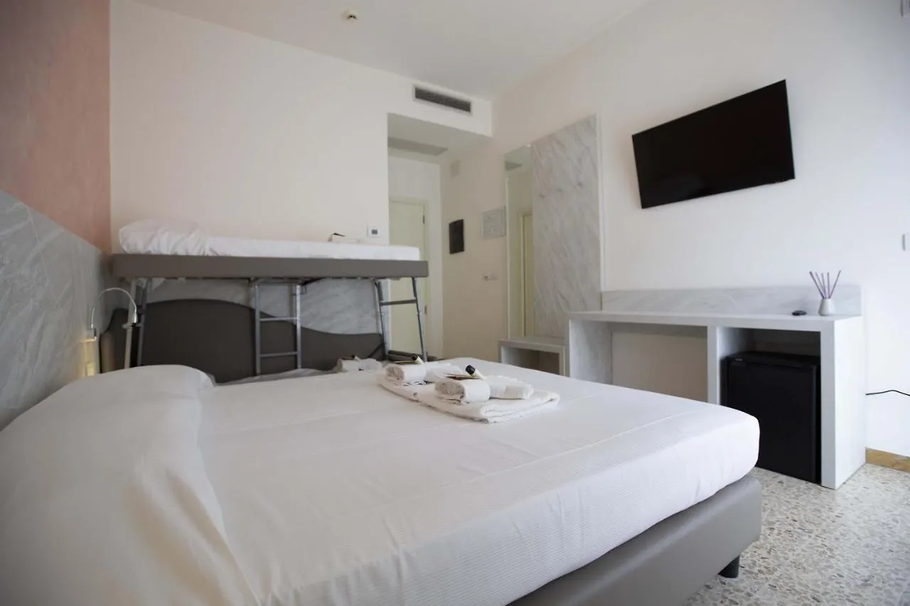 Hotel Confort リミニ