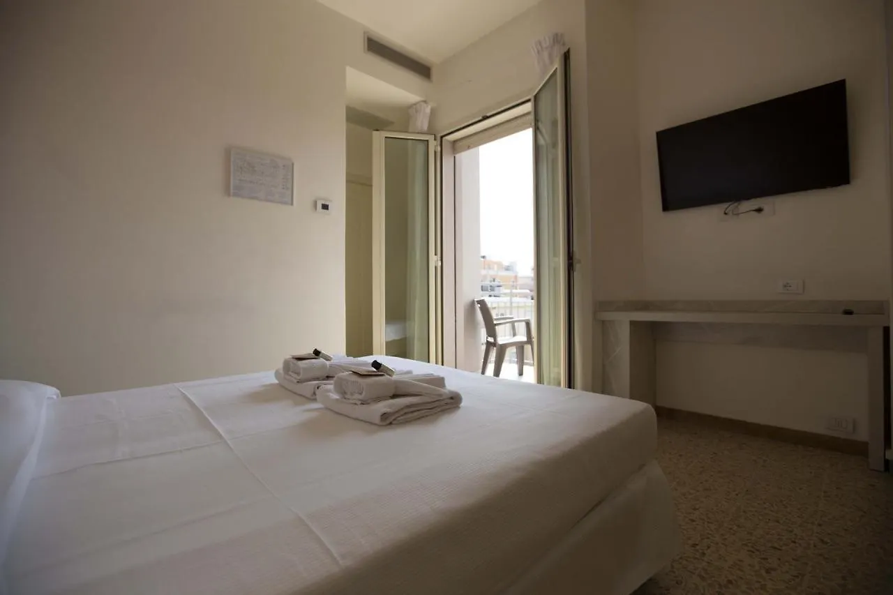 Hotel Confort リミニ イタリア