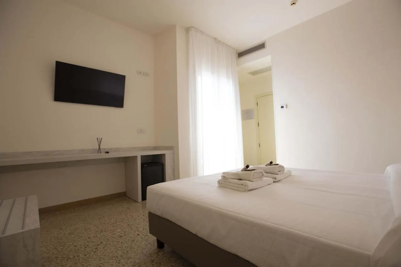 Hotel Confort Rimini 3*,  Olaszország