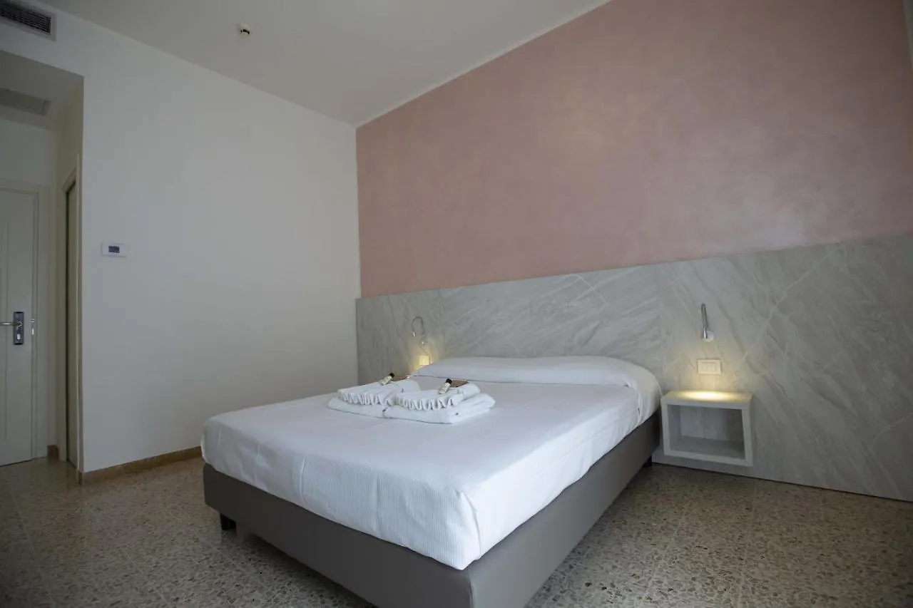 Hotel Confort Rimini 3*,