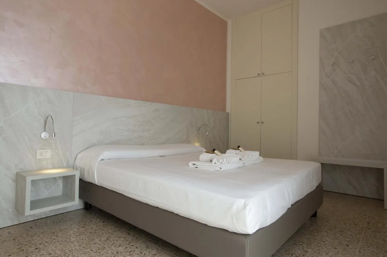 ***  Hotel Confort Rimini Olaszország